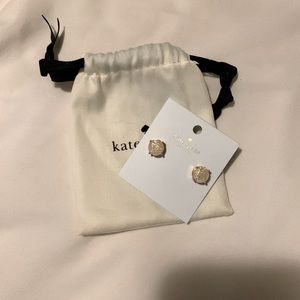 4/$40 NWT Kate spade stud